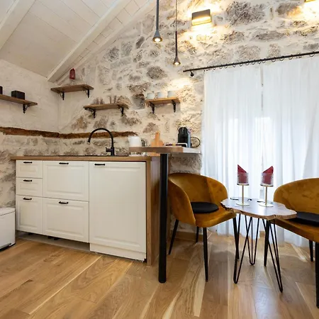Kruna Est 2024 Apartment Split