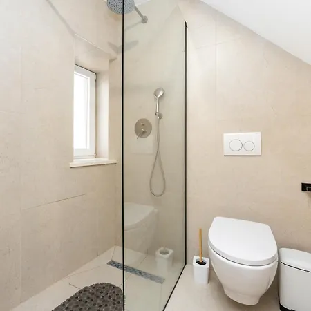 Kruna Est 2024 Apartmán Split