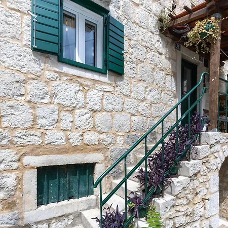 Kruna Est 2024 * Split